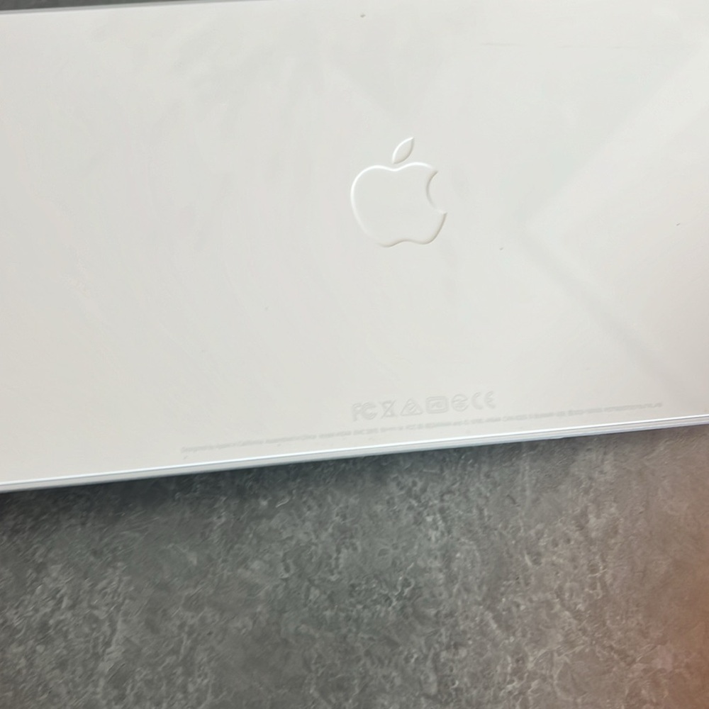 Apple Bluetooth Wireless Keyboard - Picture 4 of 5